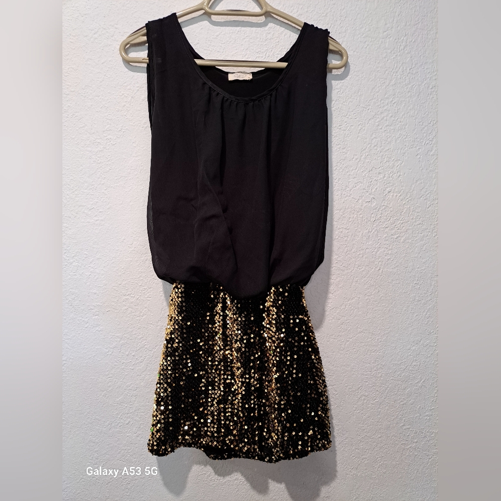Black and Gold Sleeveless Dress